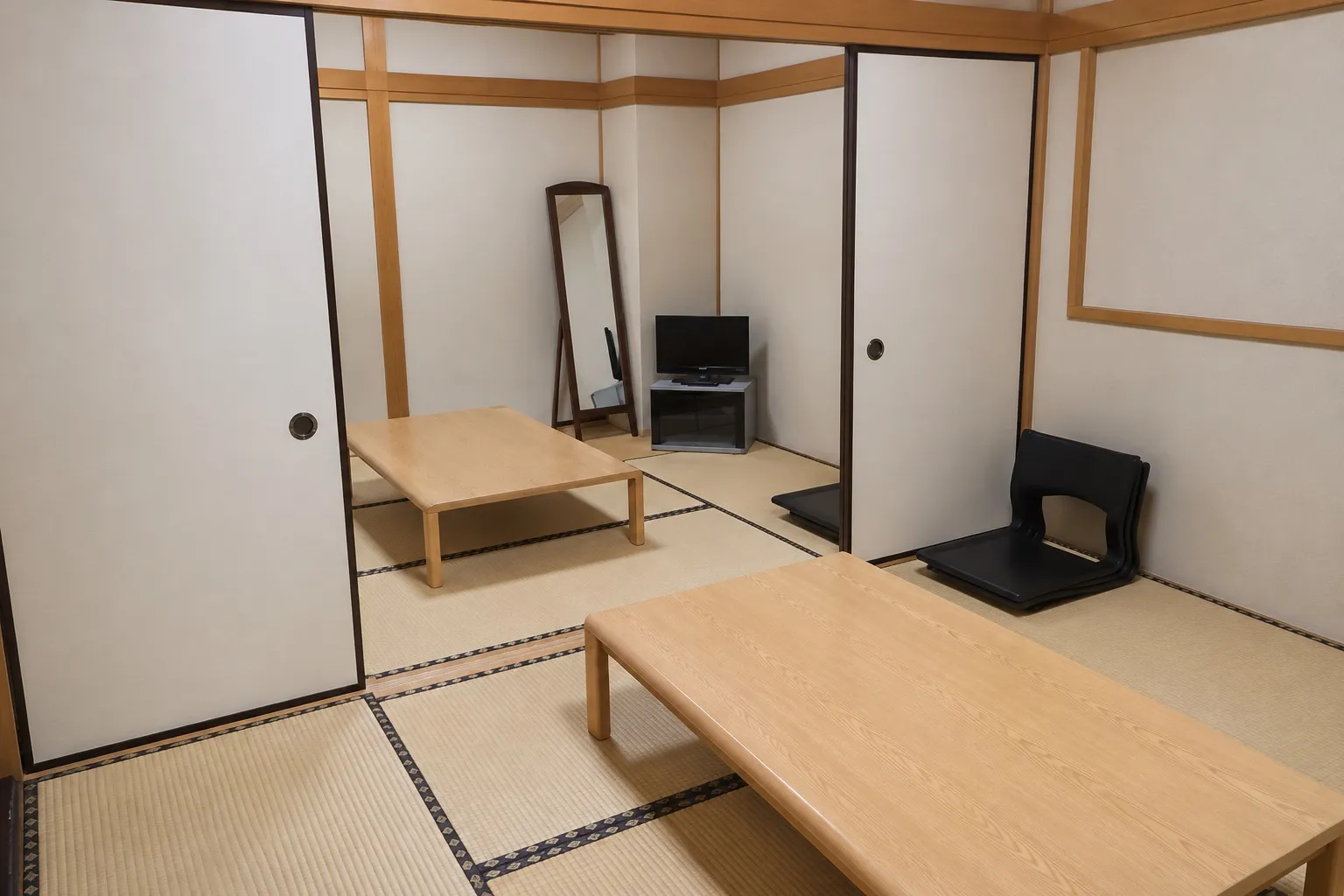 千葉市斎場の遺族控室。座卓が置かれた畳の和室(イメージ)